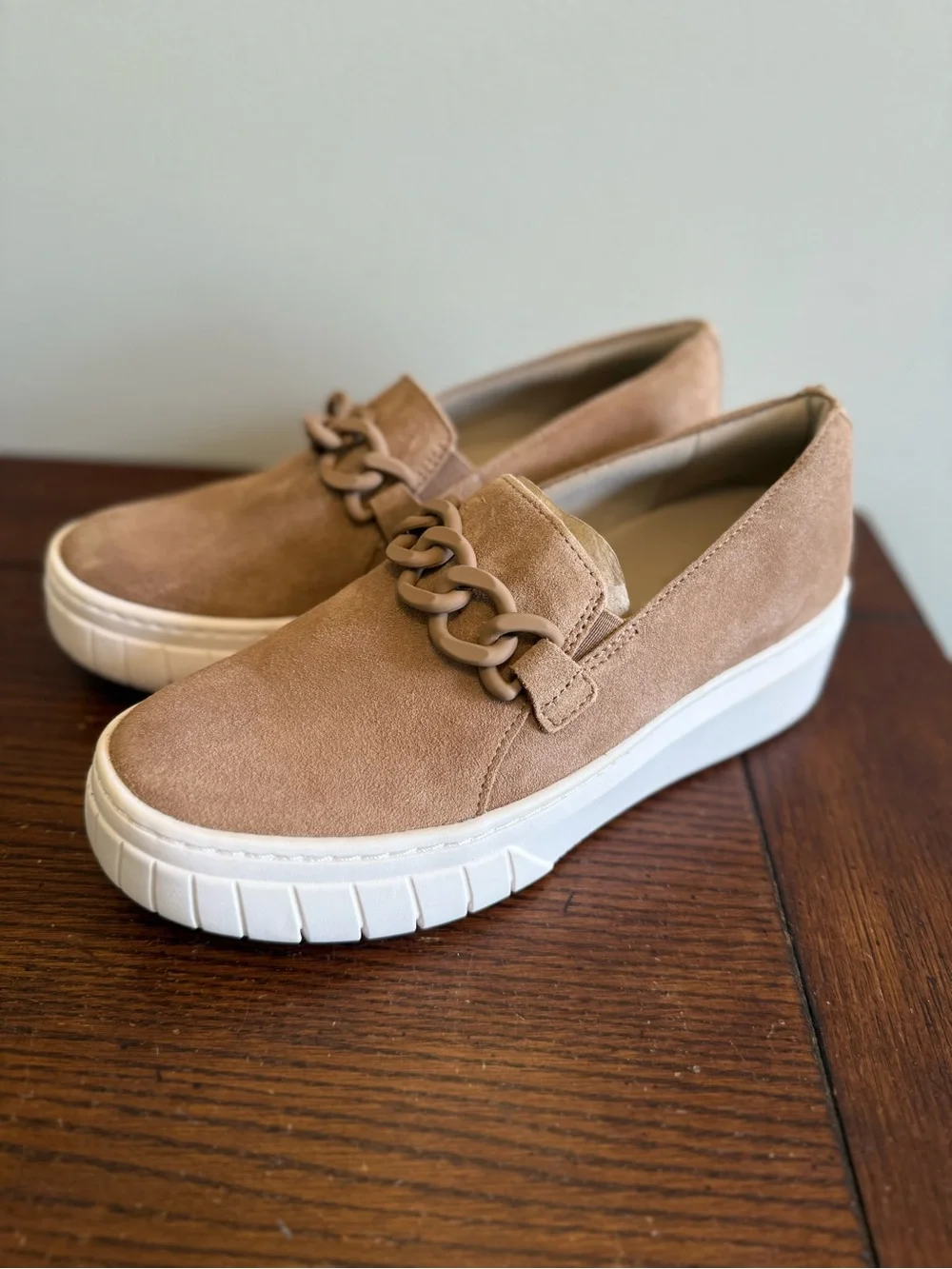 Naturalizer Daphne Suede Platform Slip-On Loafer with Chain Detail NEW